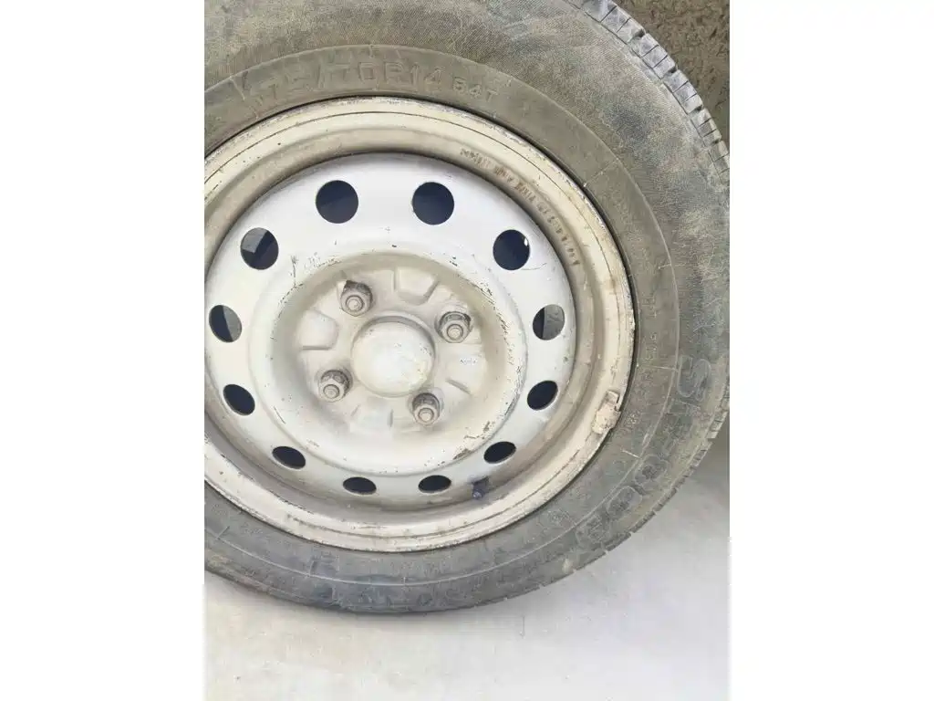 Wuling Motors Wuling Rongguang 2015 2011 1.2L Base Model