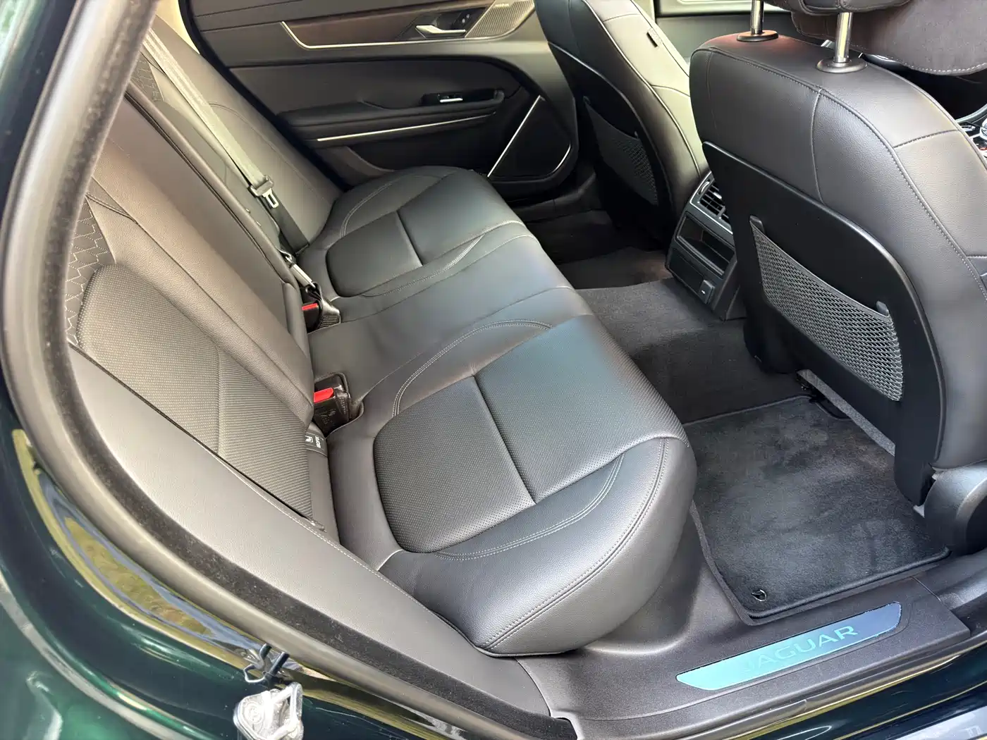 Jaguar XFL 2024 2.0T P250 2WD Premium Luxury фото 14