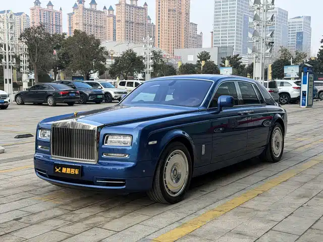 ROLLS-ROYCE PHANTOM