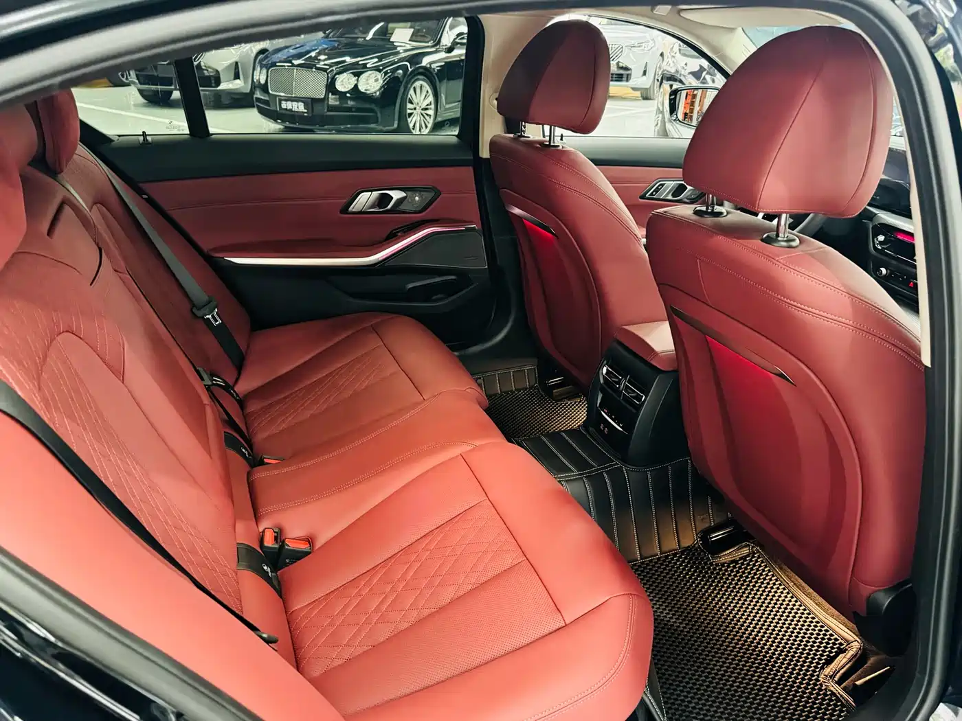 BMW 3 Series 2025 330Li M Sport Night Edition фото 8
