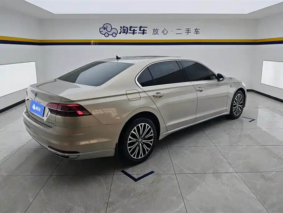 Volkswagen Phideon 2018 Facelift 380TSI FWD Business фото 3