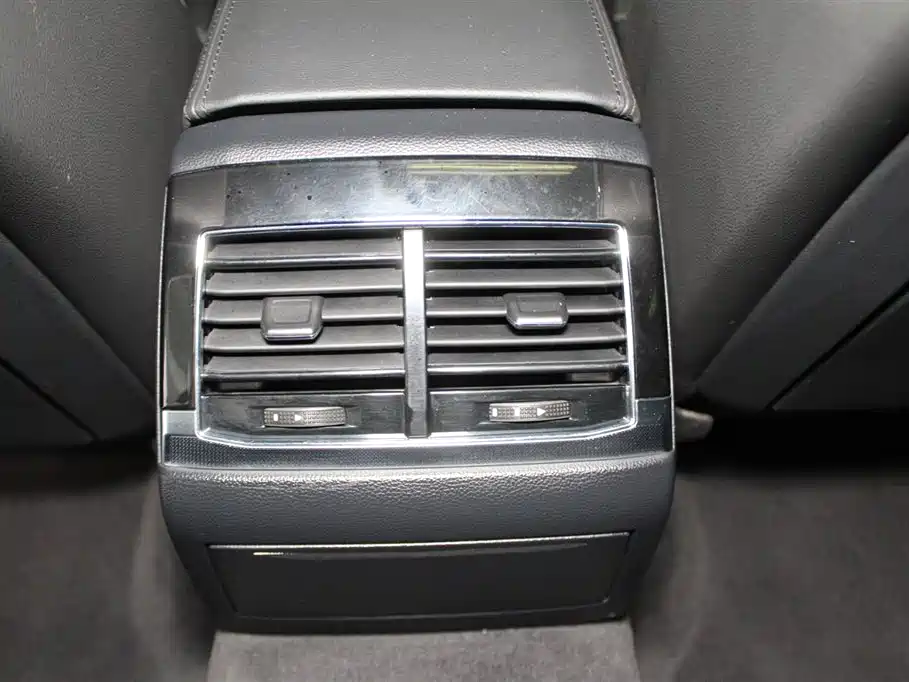 Volkswagen Phideon 2016 380TSI 2WD Ultimate Edition фото 10