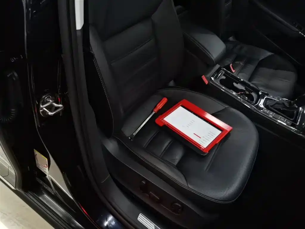 Volkswagen Passat 2016 330TSI DSG Executive Edition фото 25