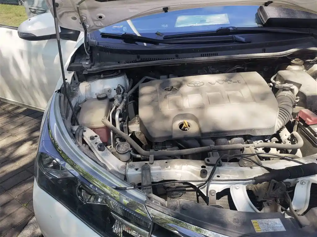 Toyota Corolla 2014 1.6L CVT GL-i фото 20