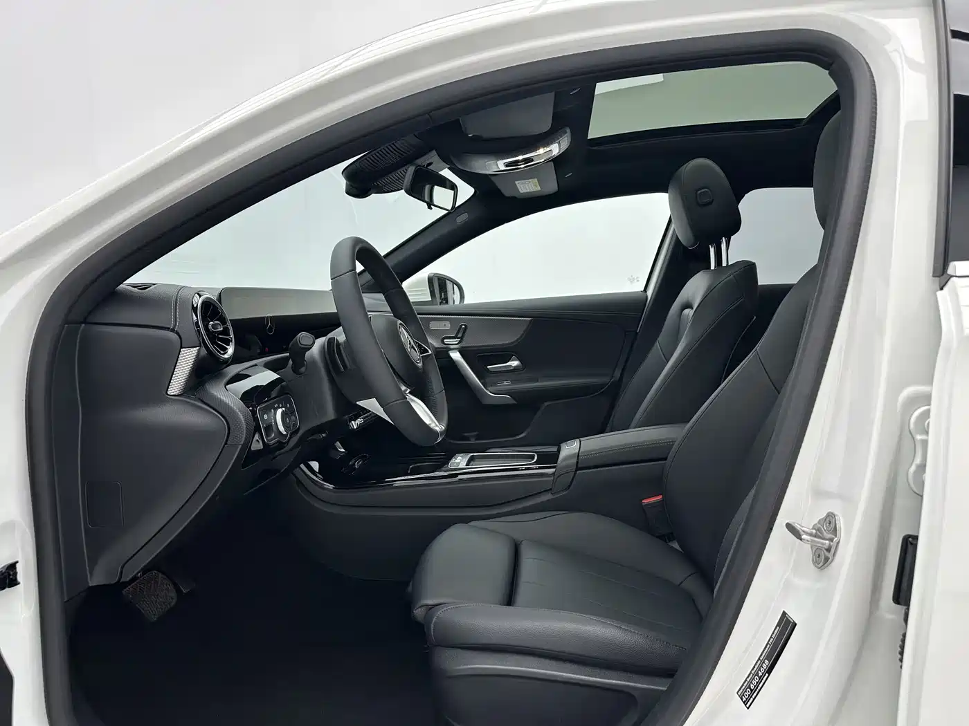 Mercedes-Benz A-Class 2023 A 180 L фото 5
