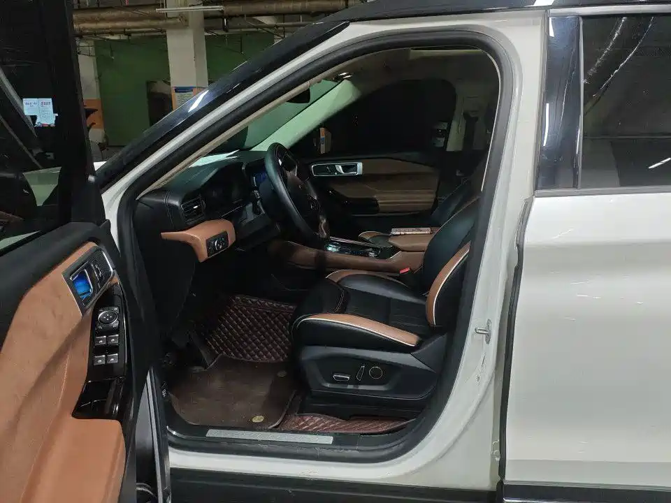 Ford Explorer 2024 2023 EcoBoost 285 AWD Titanium Edition 6-Seater