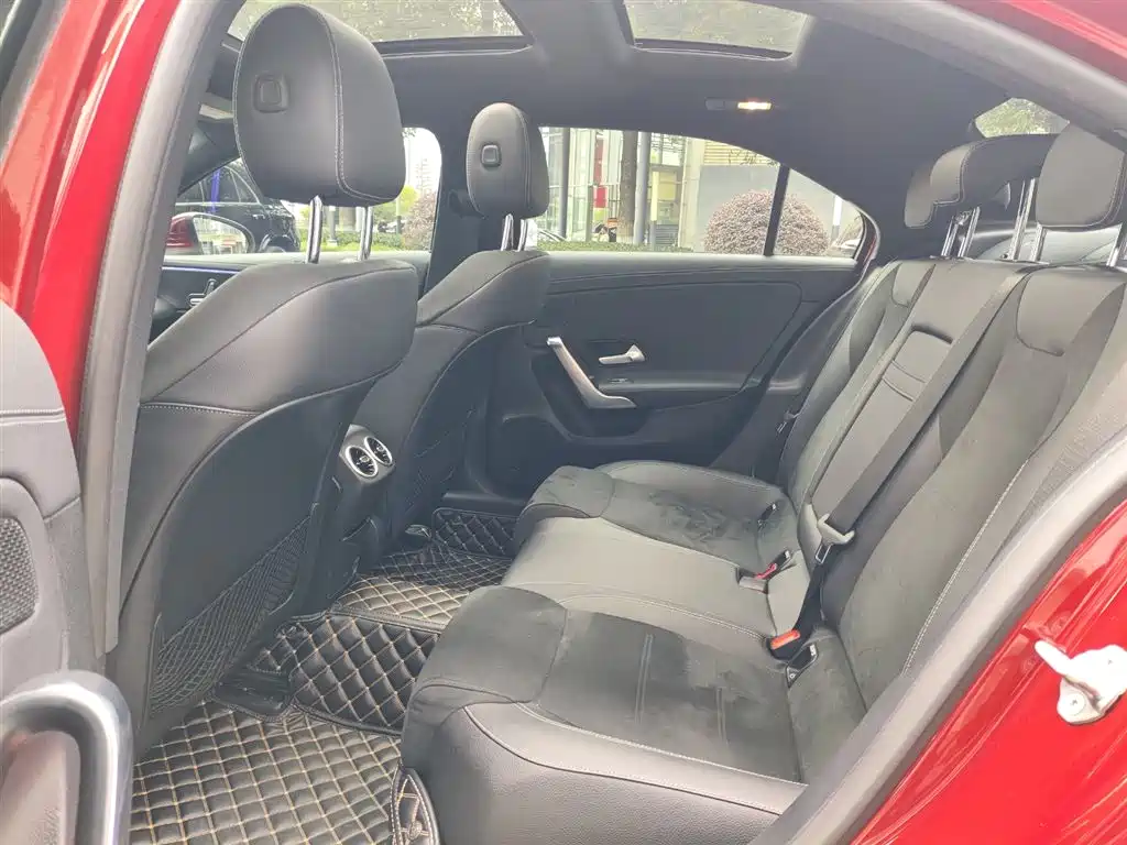 Mercedes-Benz A-Class 2019 A 200 L Sport Sedan фото 9