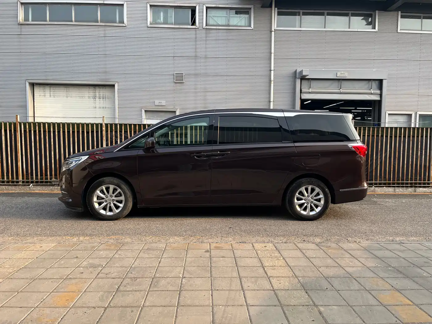 Buick GL8 2017 ES 28T Comfort Type China V фото 2
