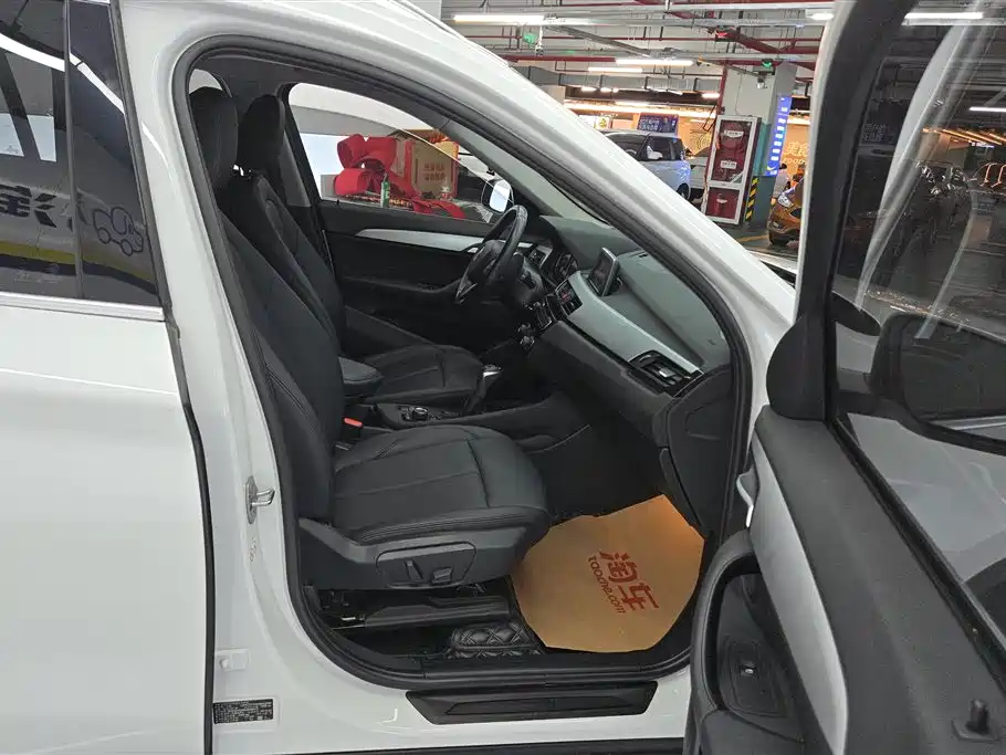 BMW X1 2019 sDrive20Li Leading Model фото 8