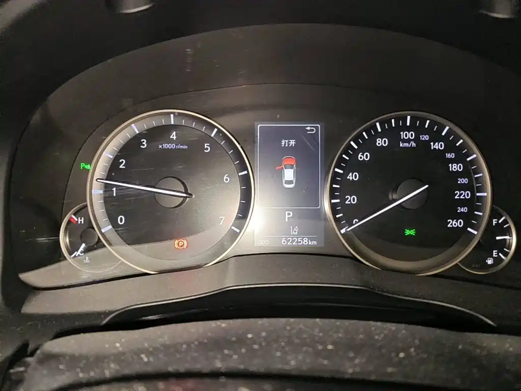 Фото 4 - Lexus ES