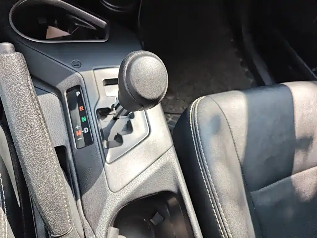 Toyota RAV4 Rongfang 2016 2.0L CVT 2WD Urban (China V) фото 11