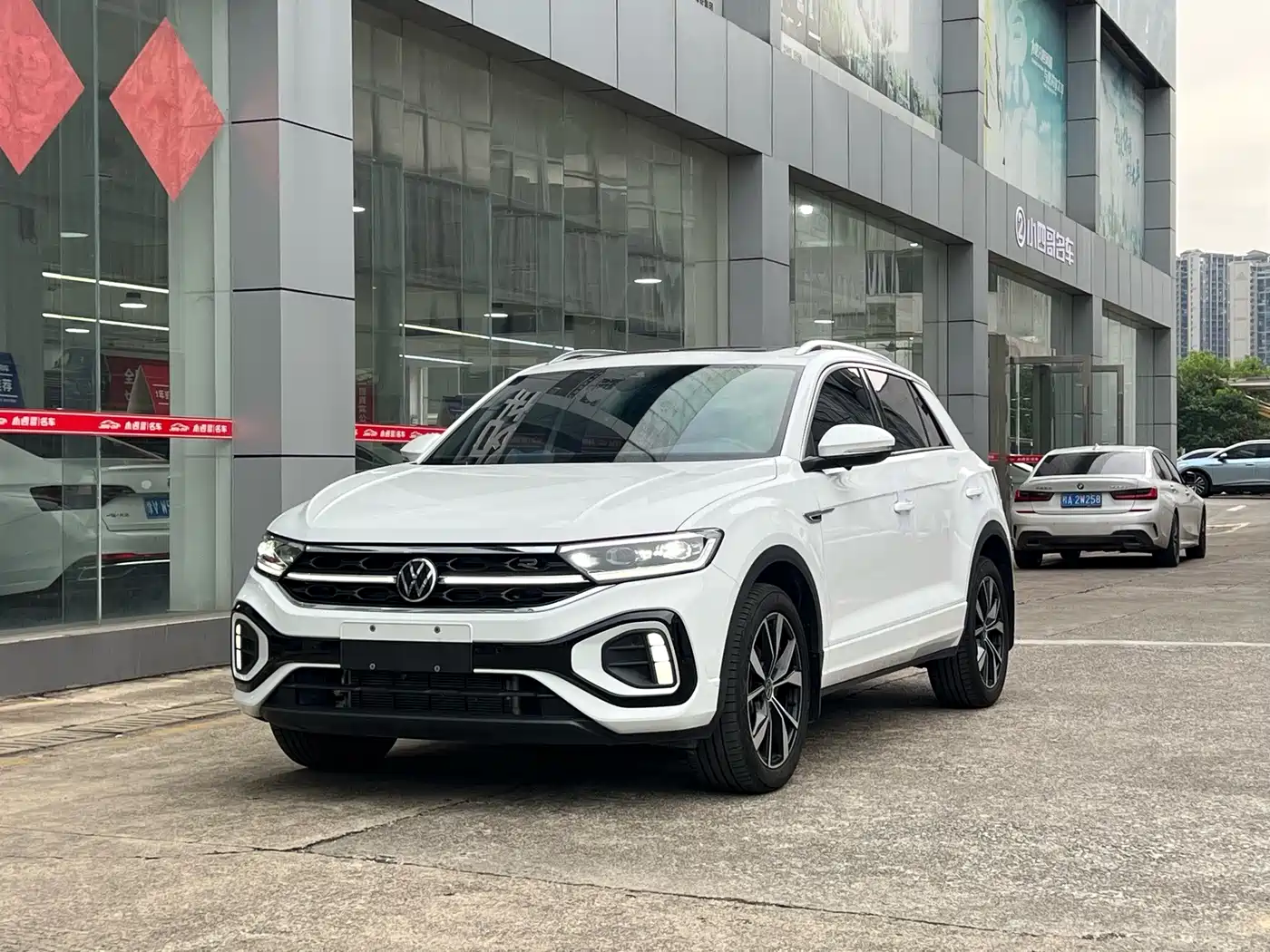 Volkswagen T-ROC 2025 2023 300TSI DSG 2WD Dawn Edition