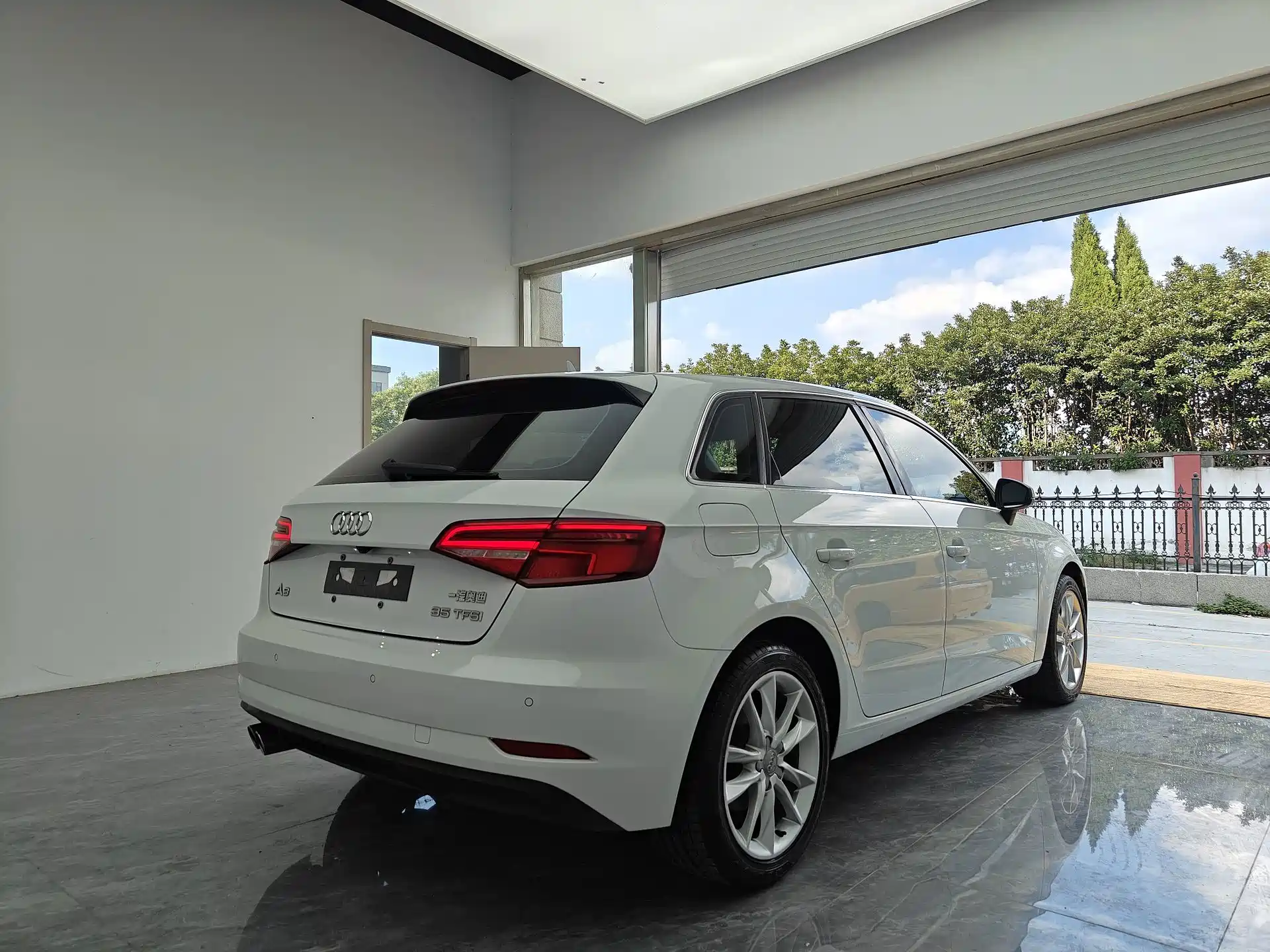 Photo 6 - Audi A3