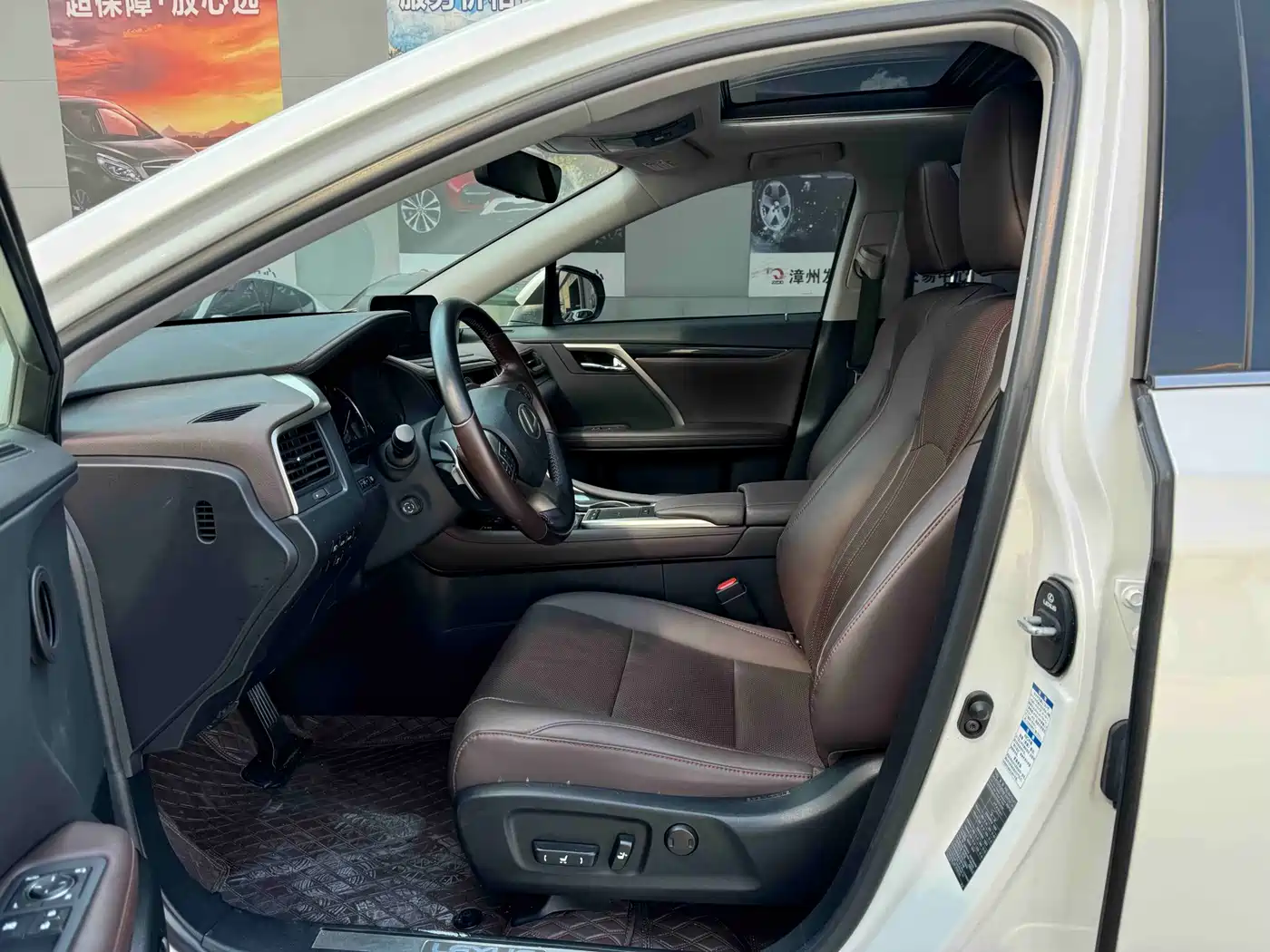 Lexus RX 2020 Facelift 300 AWD Elegance Edition фото 4