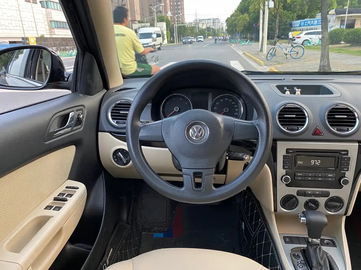 Volkswagen Lavida 2012 2011 1.6L Automatic Pinya Edition