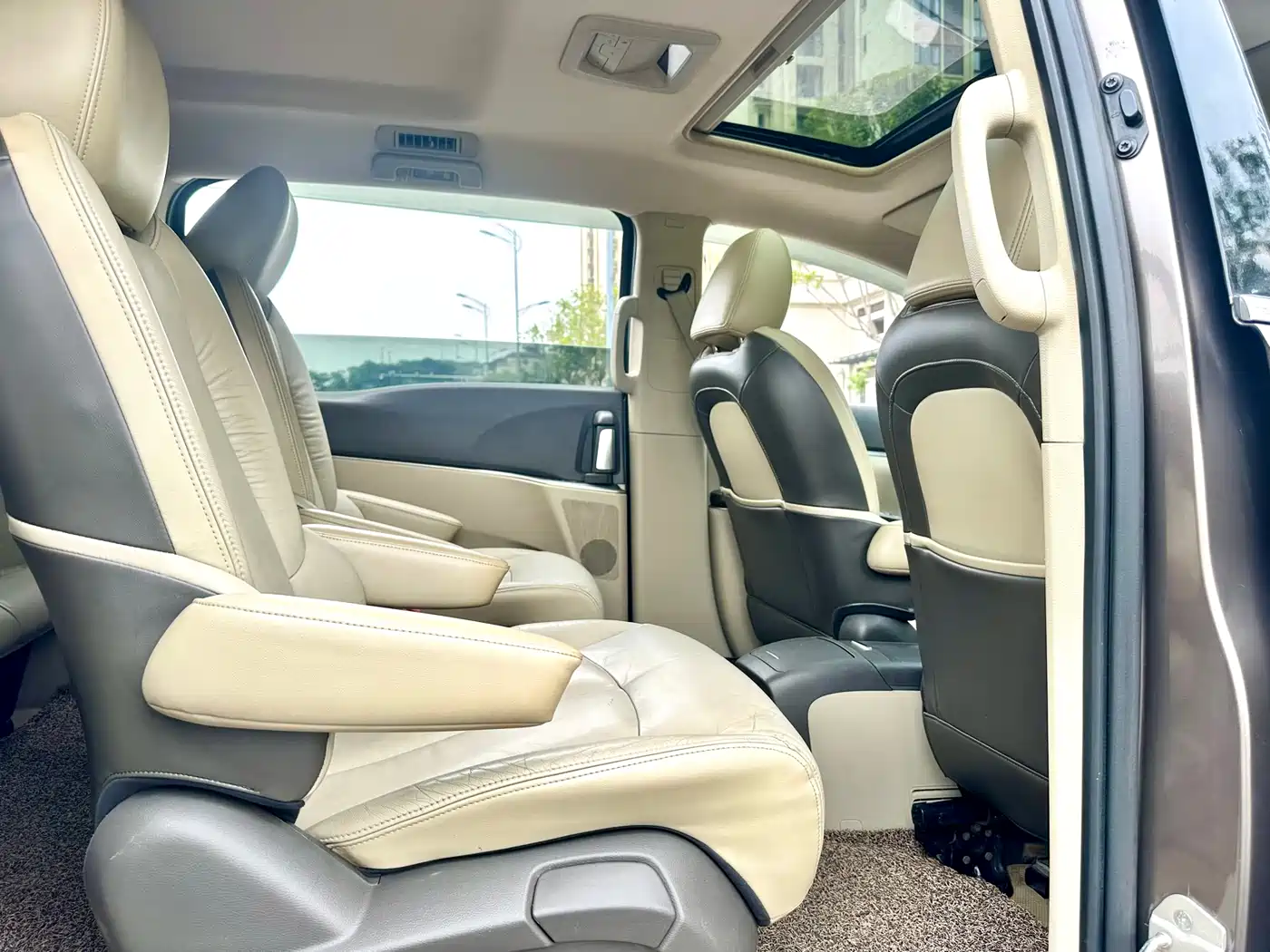 Buick GL8 2011 3.0L GT Luxury Business Elegance Edition фото 27