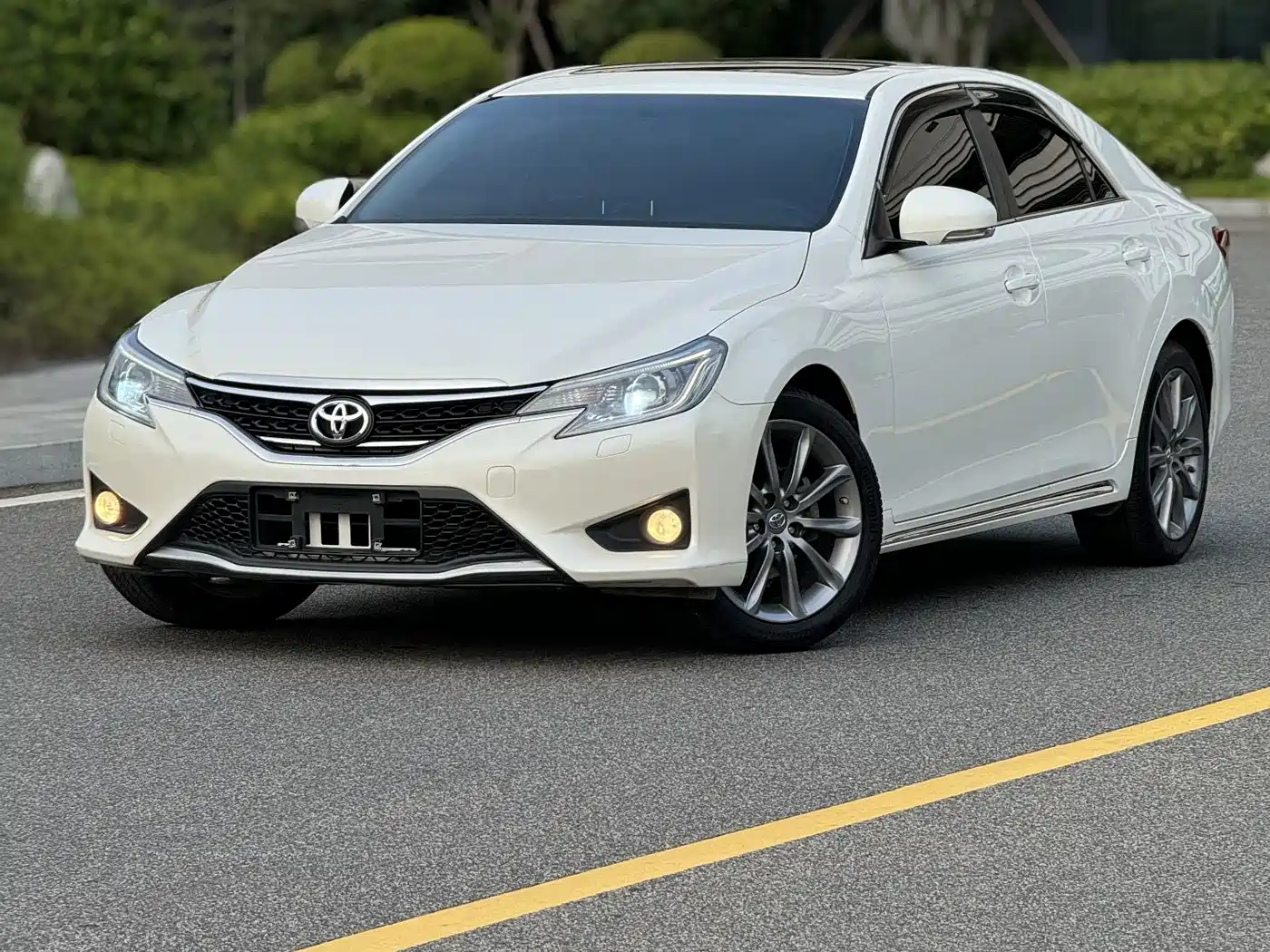 Toyota Reiz 2015 2013 2.5V Premium Edition