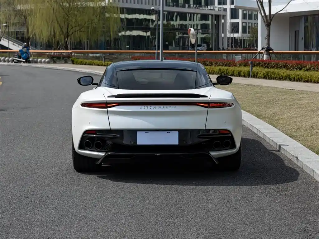 Aston Martin DBS 2019 DBS Superleggera V12 Coupe фото 5