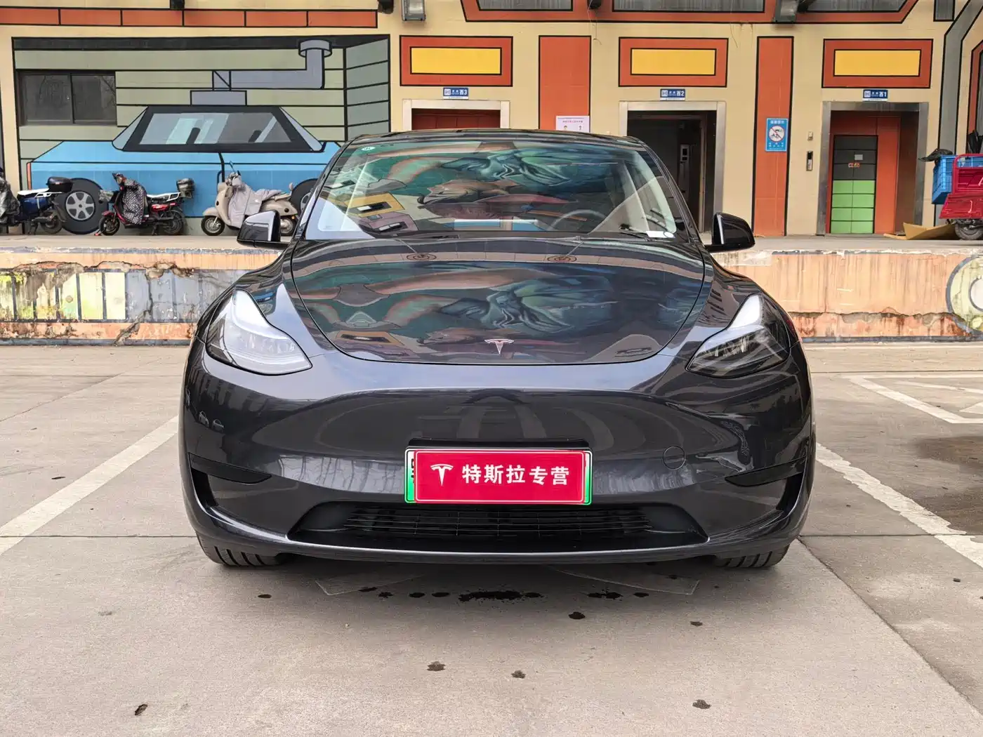 TESLA MODEL Y