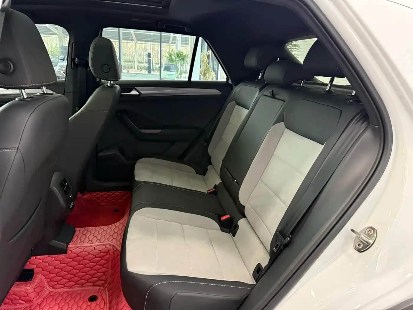 VOLKSWAGEN T ROC EXPLORING SONGS