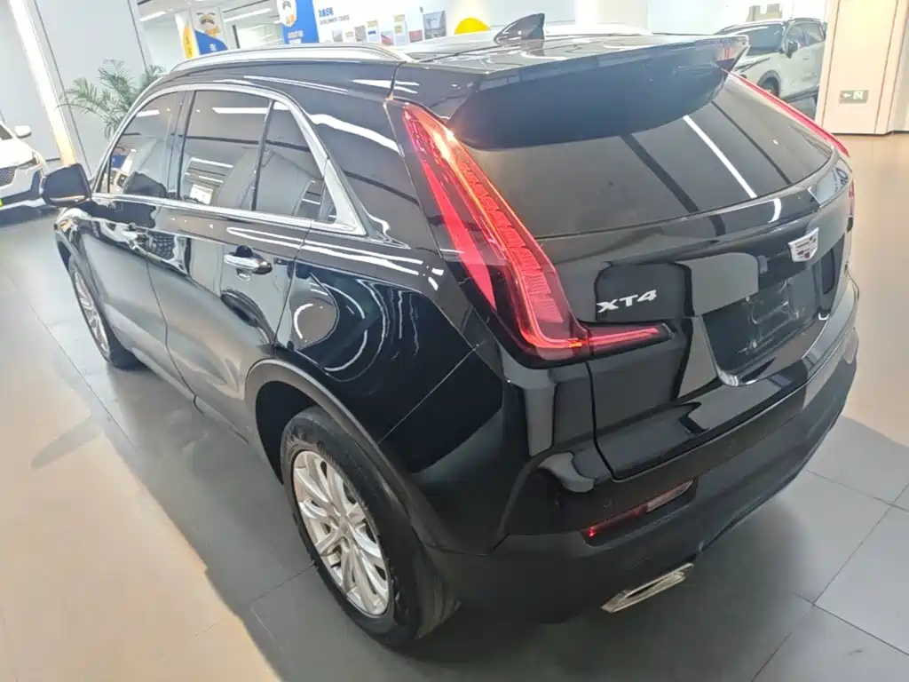 Фото 5 - Cadillac XT4