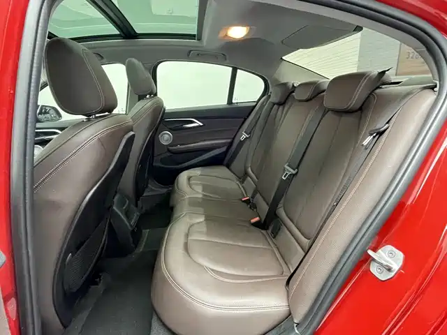 BMW 1 Series 2021 120i M Sport Shadow Edition фото 13