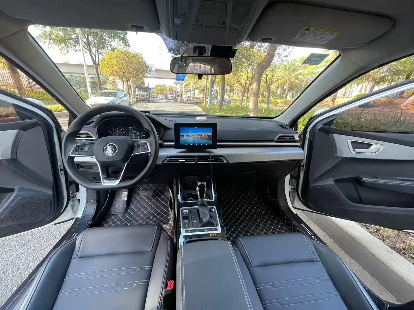 BYD Qin 2019 1.5L Automatic Luxury Edition фото 5