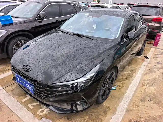 Hyundai Elantra 2021