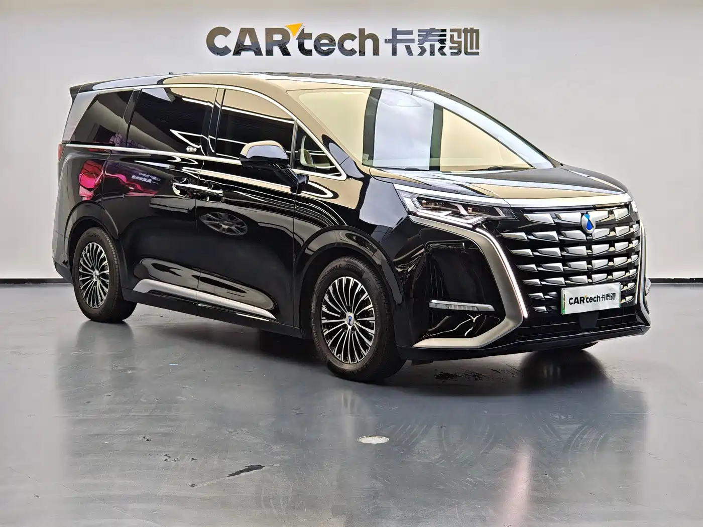Denza D9 2023 2022 DM-i 970 AWD Flagship