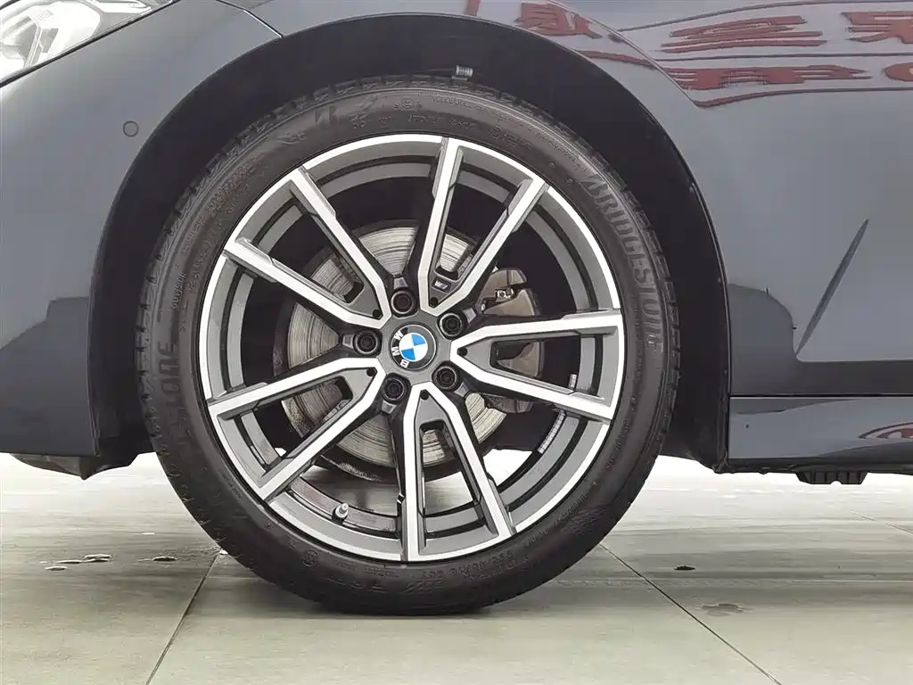 BMW 3 Series 2025 325Li M Sport Package фото 17