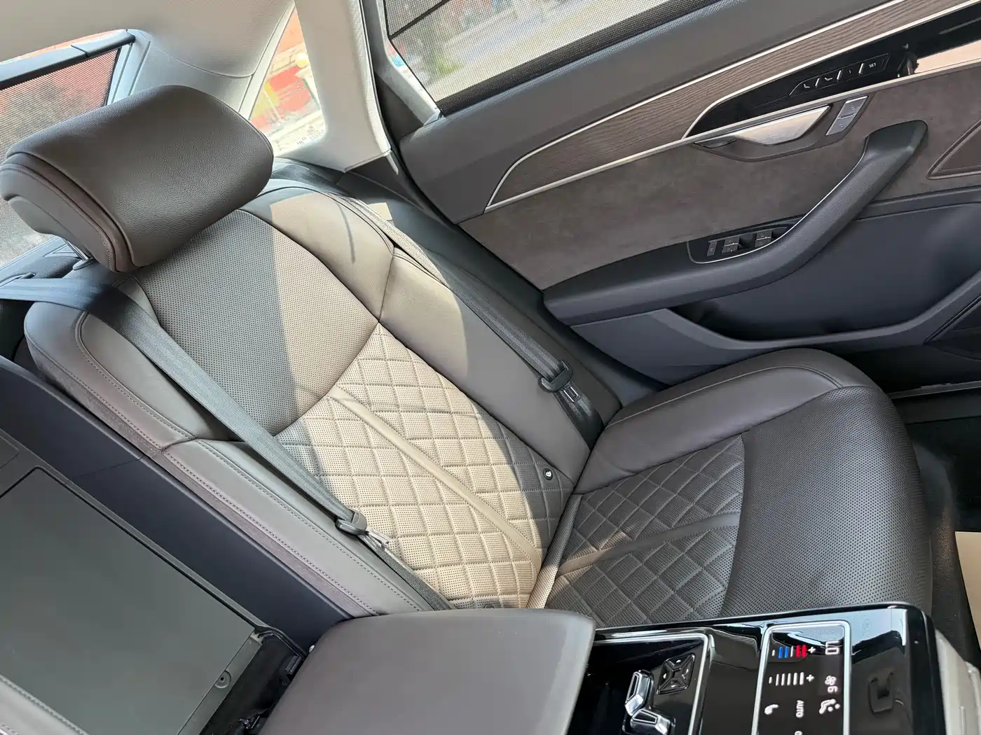 Audi A8 2021 A8L 50 TFSI quattro Comfort фото 18