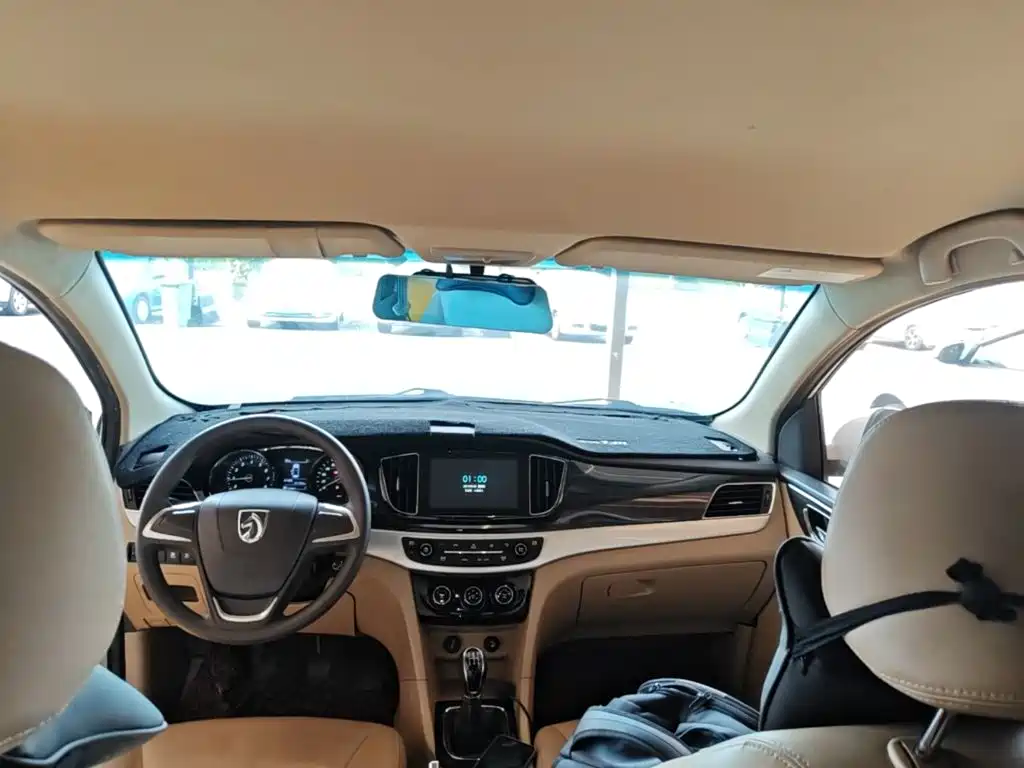 Baojun 730 2018 2016 1.5L Manual Comfort 7-seater China V