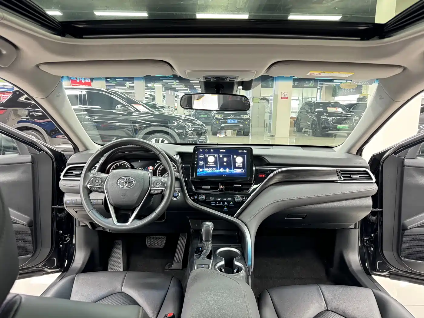 Toyota Camry 2023 2.0G Luxury Edition фото 17