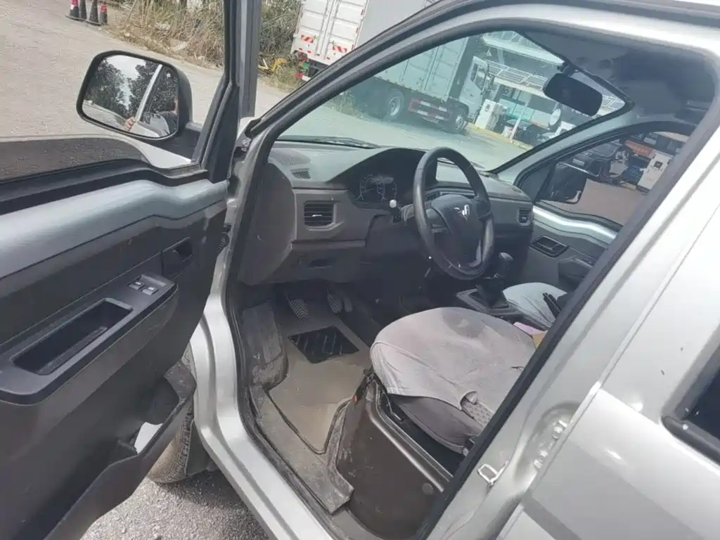 Wuling Motors Wuling Rongguang New Truck 2025 2023 1.5L Double Cab Basic Model LAR