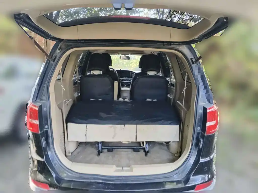 Photo 5 - Baojun 730