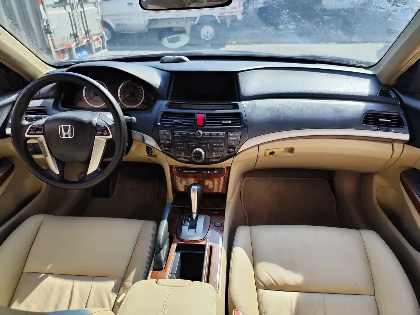 Фото 4 - Honda Accord