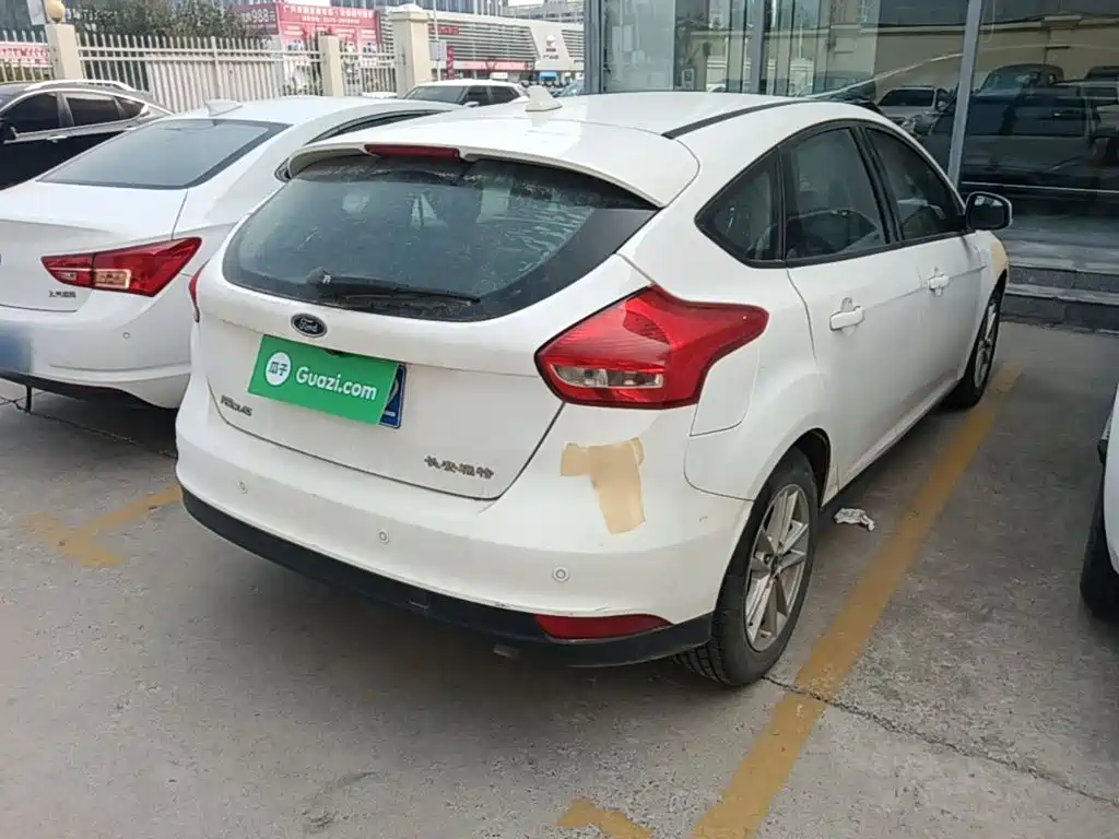 Фото 7 - Ford Focus