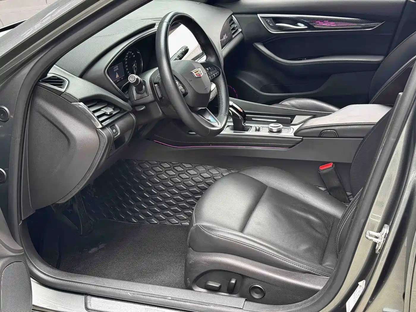 Фото 13 - Cadillac CT5