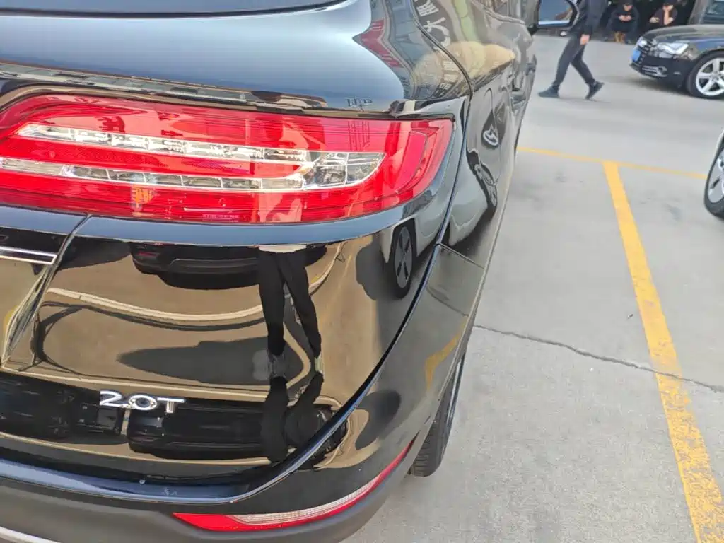 Photo 24 - Lincoln MKC