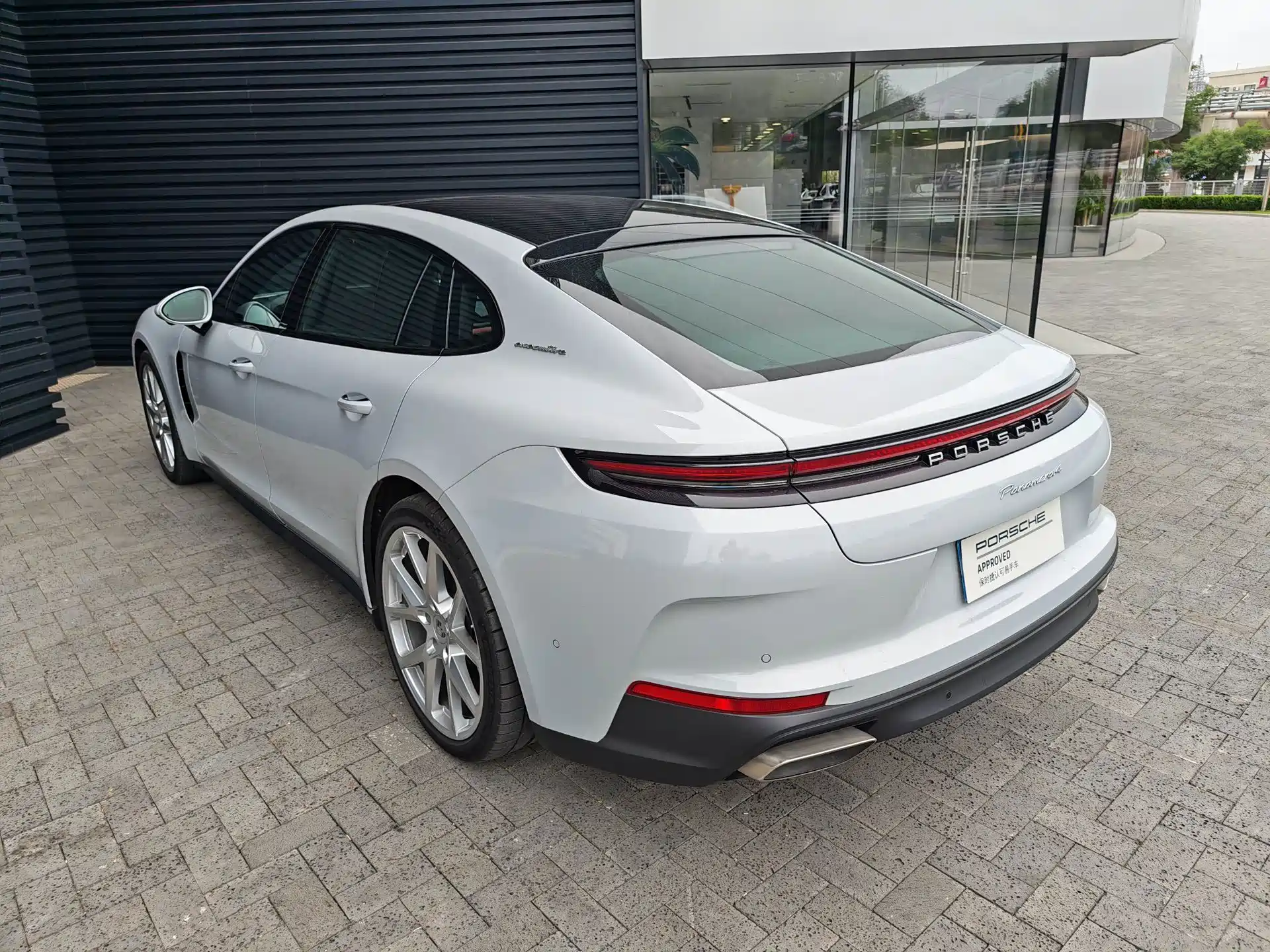 صورة 8 - Porsche Panamera