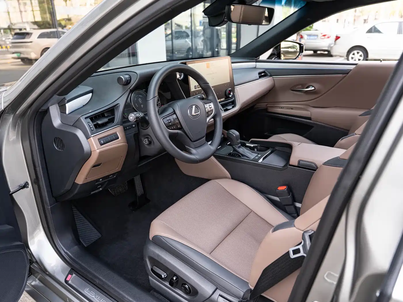 Lexus ES 2026 2025 300h Ultimate Edition