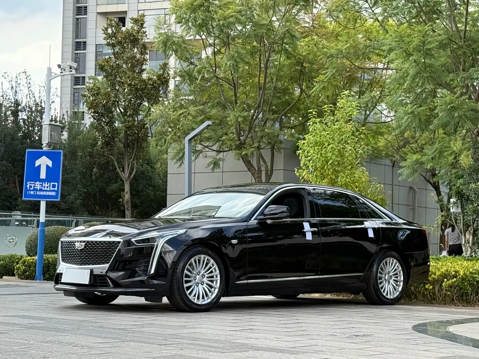 Фото 1 - Cadillac CT6