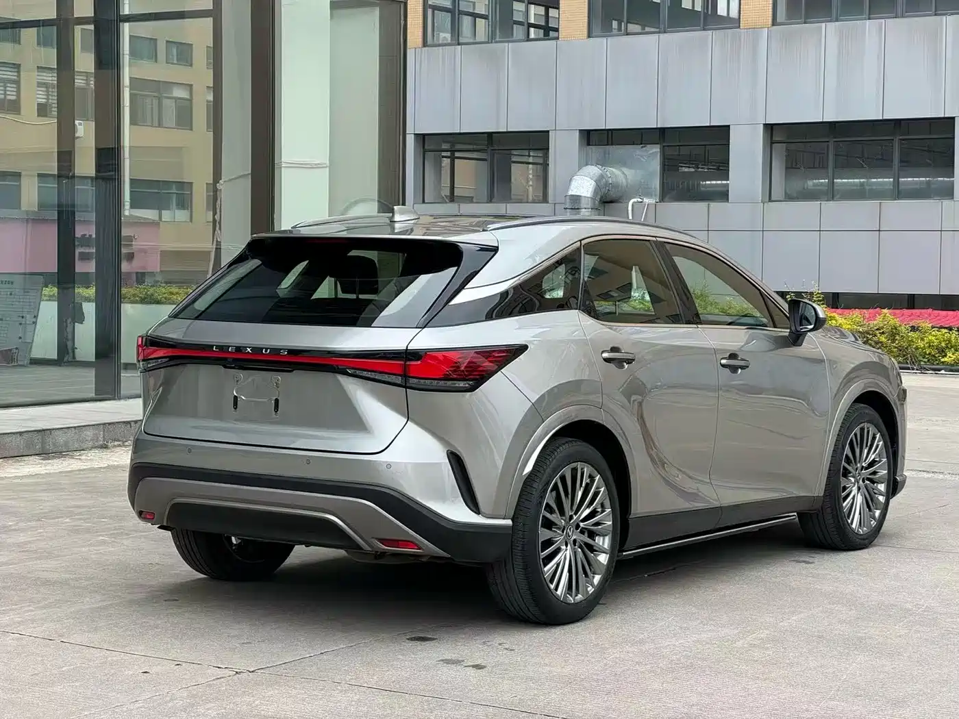 Lexus RX 2023 350h 4WD Pure Edition фото 8