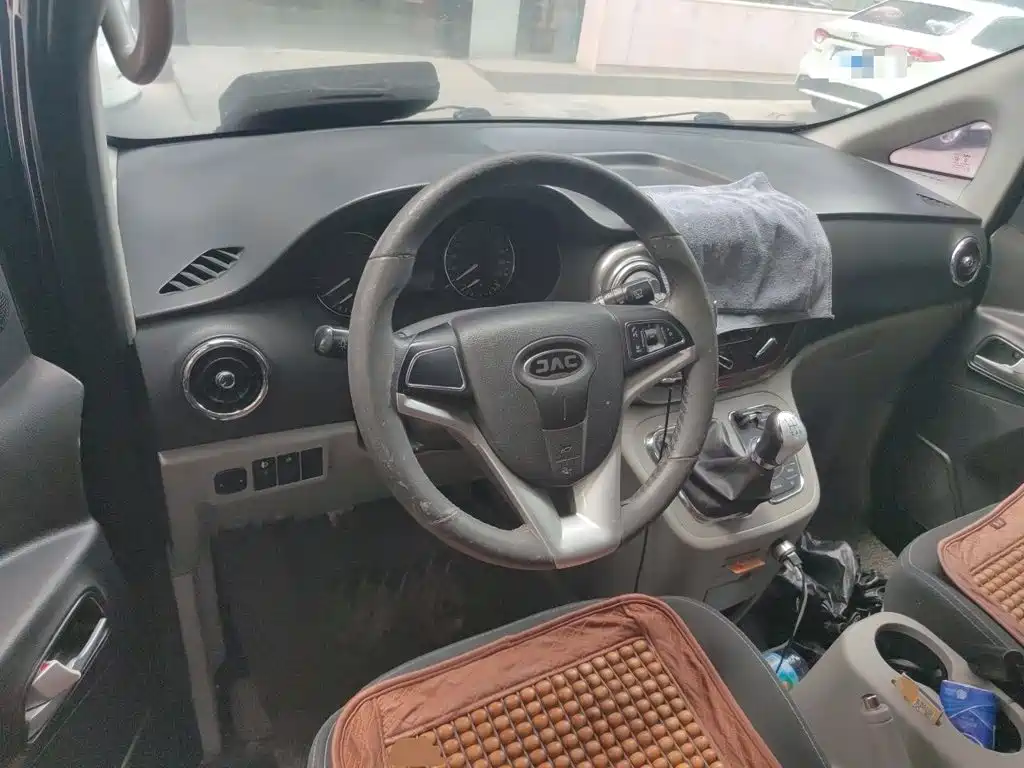 JAC Refine M3 2018 2018 IKEA Edition 1.6L Luxury Smart