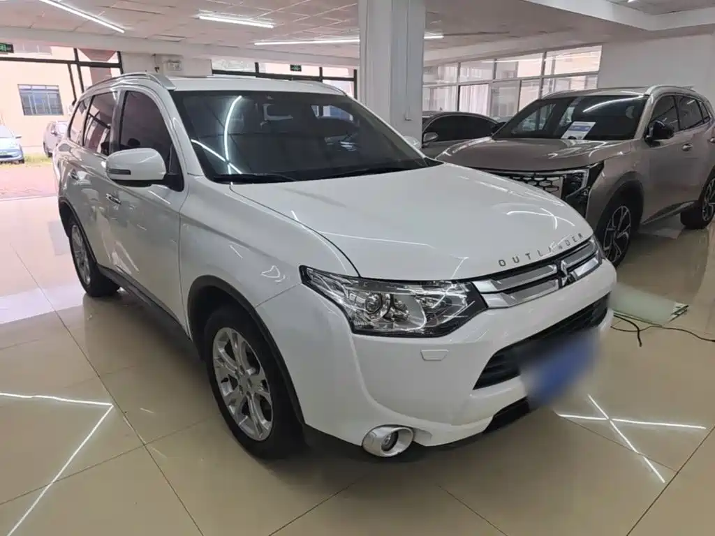 Mitsubishi Outlander (Import) 2015 2014 2.4L 4WD Luxury Value Edition 5-seater