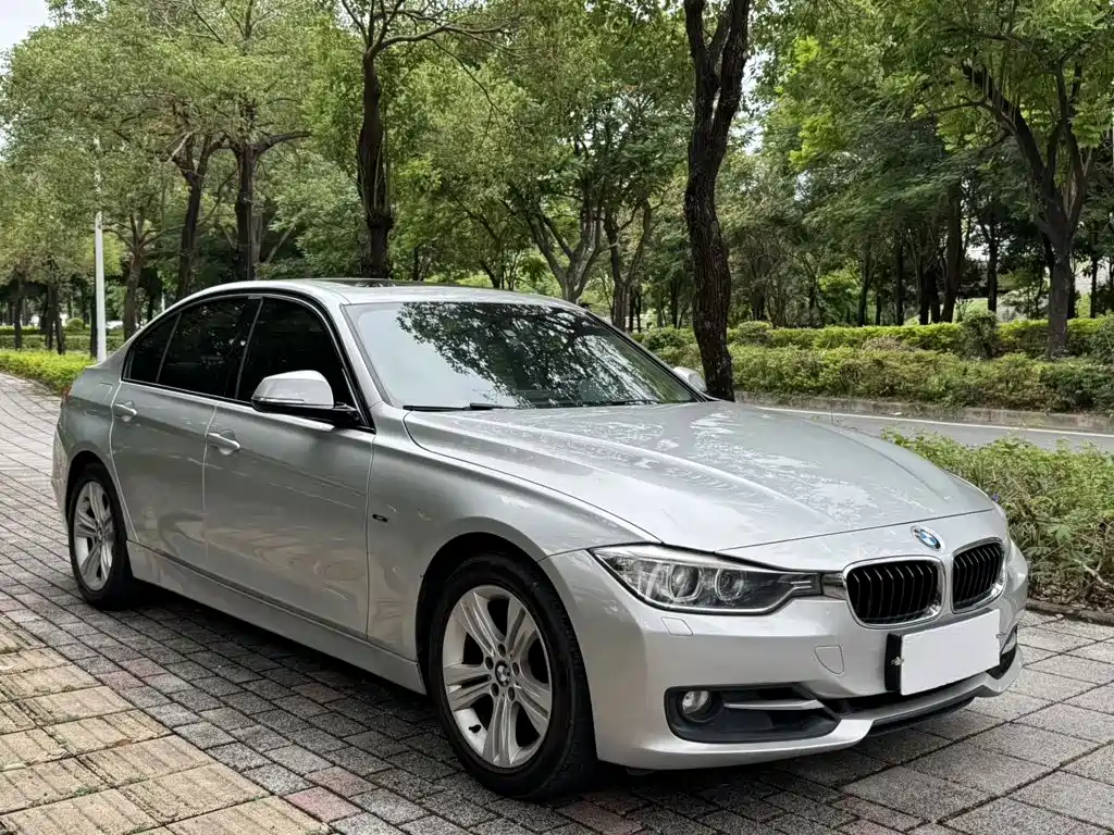 BMW 3 Series 2012 2013 320i Sport Line