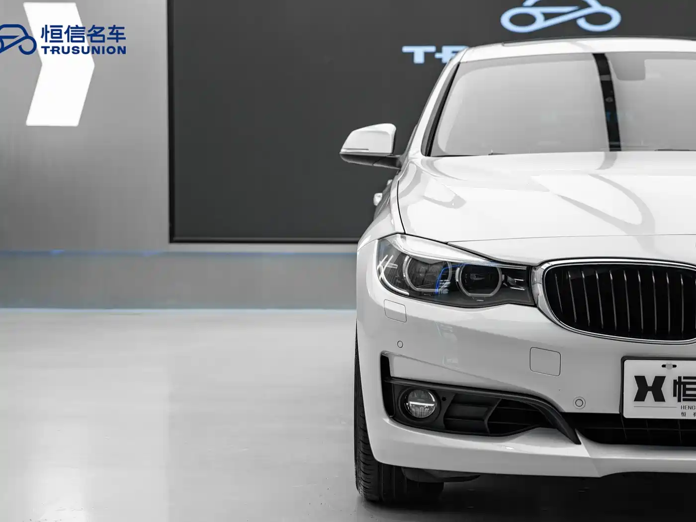 BMW 3 Series GT 2016 320i Fashion Style фото 9