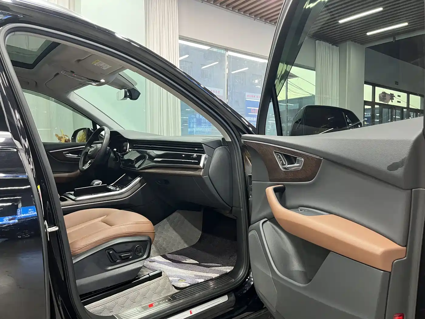 Audi Q7 2020 55 TFSI quattro S line Sport фото 9