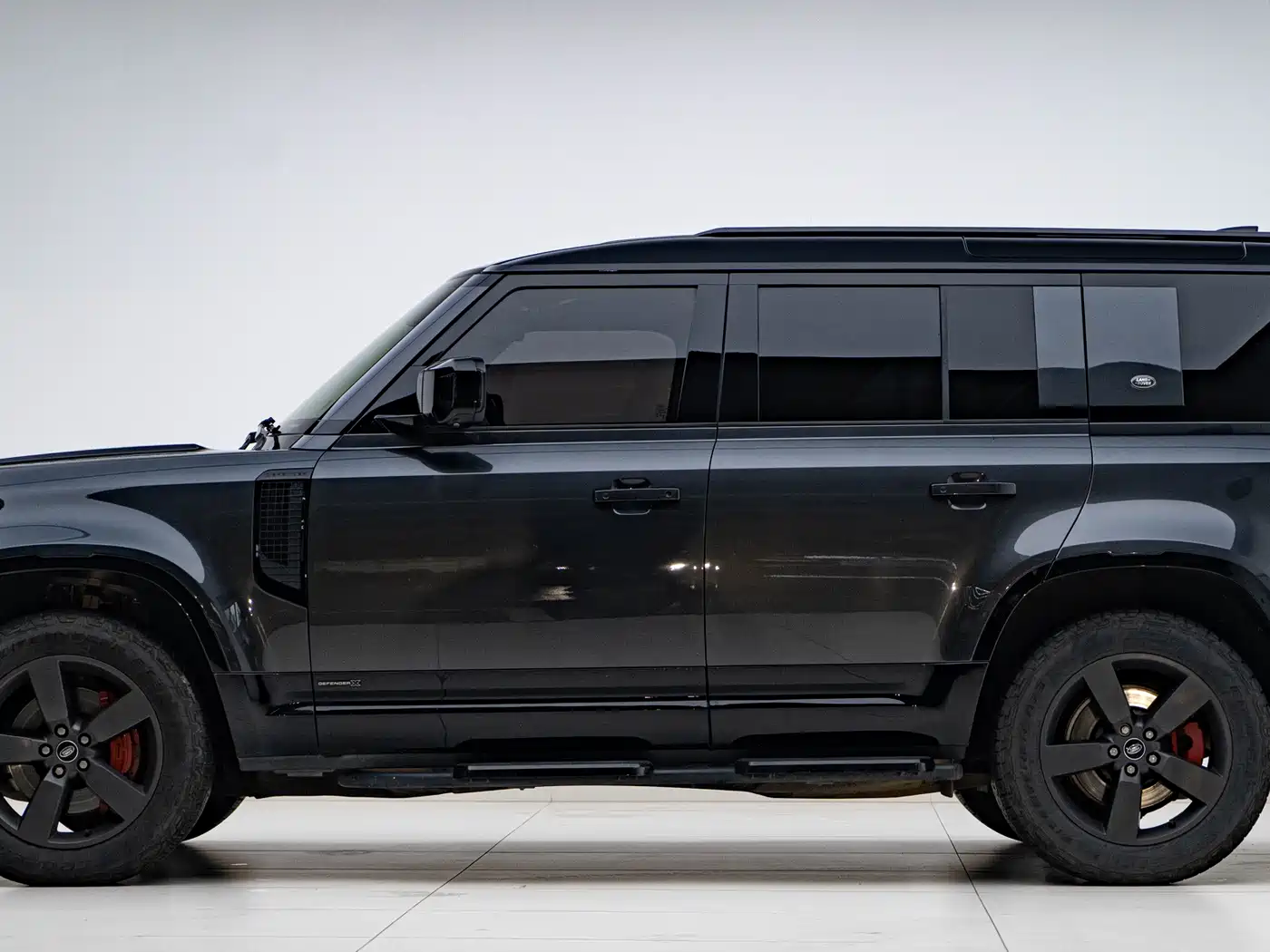 Land Rover Defender 2023 Facelift 110 3.0T P400 X фото 6