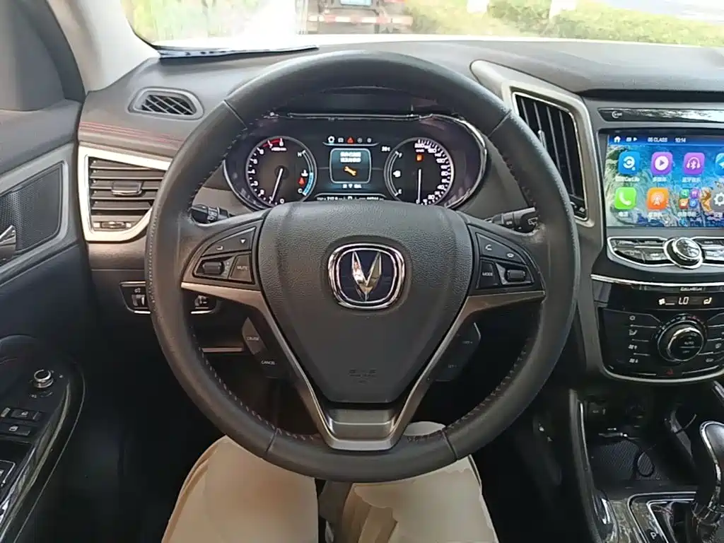 Фото 11 - Changan CS75